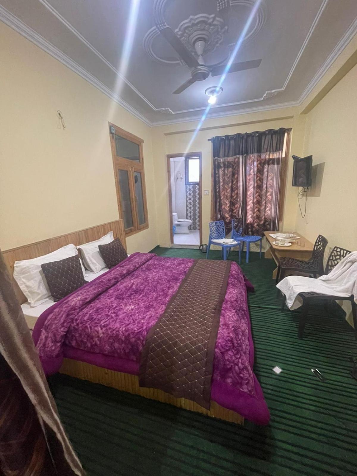 Paharganj - By - Homely Stay Cashew New Delhi Eksteriør billede